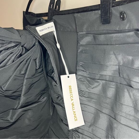 Rebecca Vallance Homecoming Black Bow Embellished Mini Skirt Size 10 US / 14 AUS - Picture 5 of 7